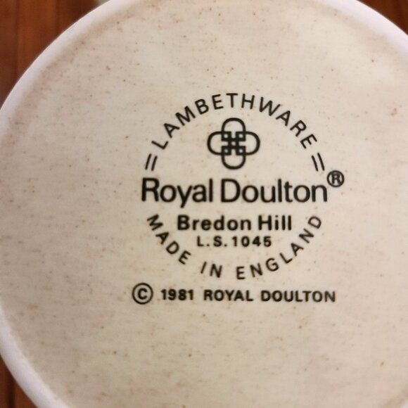 Vintage Royal Doulton Lambethware Bredon Hill Mugs - Four - Picture 2 of 5